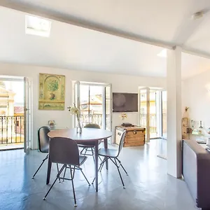  Appartement Ross 5- F2, Lumineux, Balcon, Loft, Clim, Vieux-nice